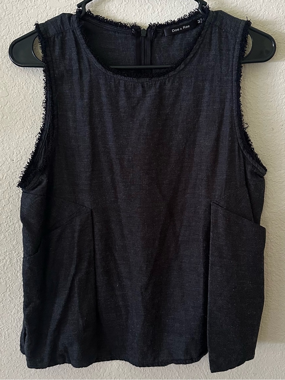 Doe & Rae Charcoal Sleeveless Fringe-Trim Tank with Front Pockets size Medium